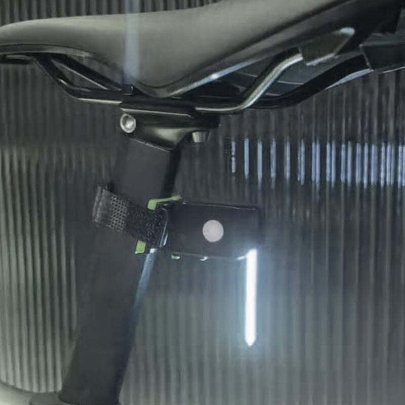 Cadeau idéal : Feu arrière LED pour vélo — sécurité et visibilité maximales 🚴✨ À moitié prix aujourd'hui seulement !