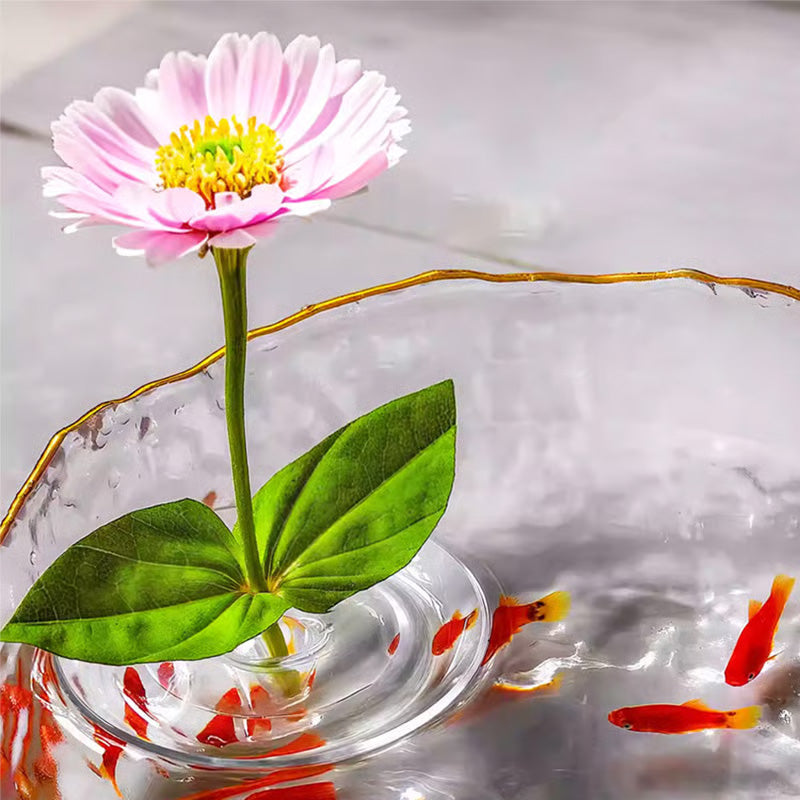 Support Créatif pour Composition Florale Flottante – Élégance Aérienne et Décor Aquatique